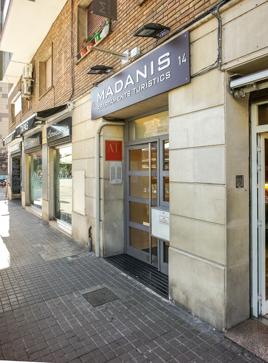 Apartamentos Turisticos Madanis